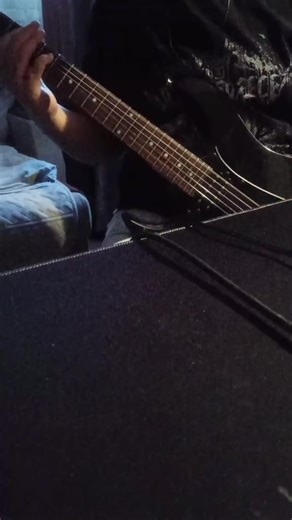 don't scroll 🐖🐓🦖🐰 #guitar #cringe