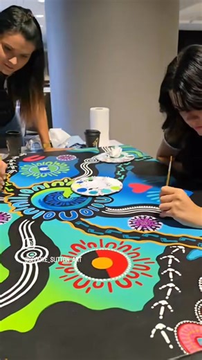 A legacy in every fingerprint 🎨✨Brooke and I had the honour of creating a powerful artwork for the QAIHC Conference, an event that brings together leaders and changemakers from across Queensland’s Aboriginal and Torres Strait Islander health sector.This video captures some of the creative process, including the special moment where attendees added their fingerprint to the painting. Each mark added a personal touch, turning the artwork into a lasting legacy of connection, community and care.We’r