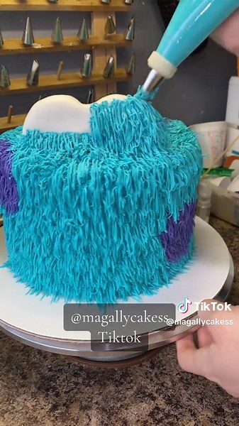 Let me show you how i made Sully from Monsters Inc. #Cake #Cakes #Buttercream #ButterCreamPiping #CakeDecorating #CakeDecoratingTutorial #Sully #MonstersInc #MonstersInccake #sullycake @Pixar #wilton
