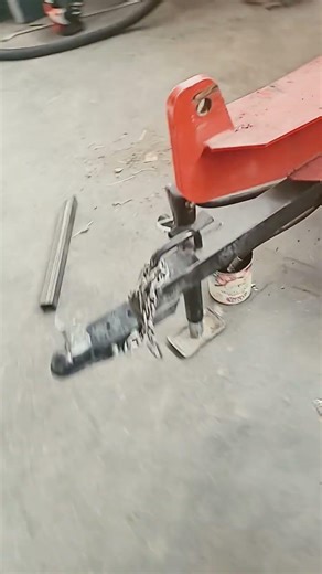 fixing the log splitter #coldseason #fixing #firewoodsplitter