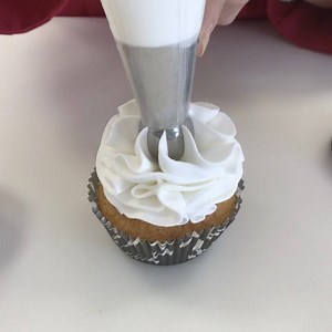 11K views · 131 reactions | Idee per Muffin a suon di Musica Music Decorative Ideas for Muffin!  | Decora | Facebook