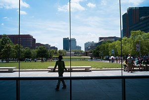 Philadelphia's Independence National Historical Park was created to honor the founding of modern democracy and our nation's beginning. Does it live up to that purpose, or is it mediocre at best? How would you improve Independence Park? | Philadelphia Inquirer