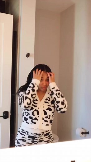 "Here’s a quick tutorial on how I apply my press on nails from @KissProducts. They are so easy and fun to apply and last up to 7 days! I’m wearing the new KISS Gel Fantasy Allure collection! I love that this collection has so many different designs I can pull. I went for the minimalist vibe for this week but I love how if I wanted too, I can also be a maximalist with the same collection! 😍" - #repost @aaliyahjay #KISSnails #KISSAllureNails | Kiss Nails