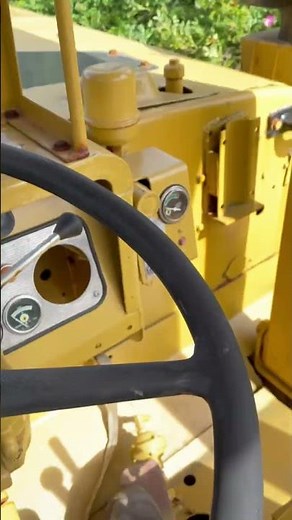 Caterpillar 666 tractor having a short run