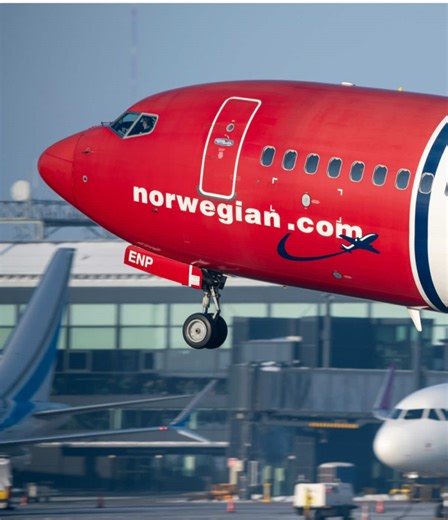 Boeing 737 Slow Motion Takeoff Captured in Detail