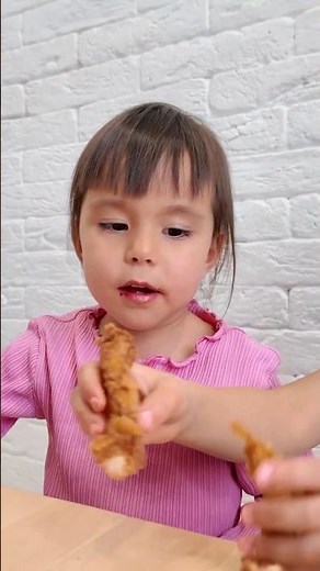 Food Is for Eating! Leysan Teaches Yasmin Good Manners! 🍽️