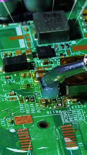 DIY: How to replace IC on PCB 🪛🎧⚡⚡🪫| PCB #diy #shortsfeed
