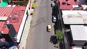 455K views · 11K reactions | Don Vocho. En Oaxaca lo conocen bien porque lleva décadas enseñando a manejar a medio estado. Su vochito destartalado es emblema de las calles del centro. Les tengo la historia en #HechosSábado 2PM por @aztecanoticias @aztecauno | Carolina Rocha Menocal | Facebook