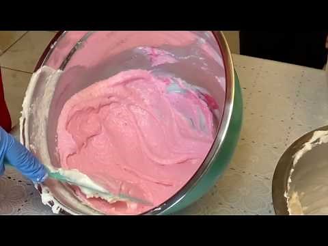 how to get multiple colors in one batch of macarons