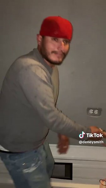 he got me holding a motion detector light for houses 😭 #foryoupage #fyp #foryou #viral #parati