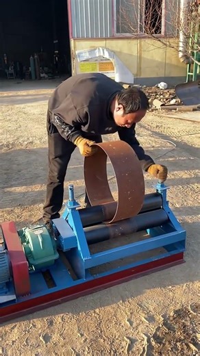 Watch This Simple Machine Turn Flat Steel into a Perfect Circle#youtubeshorts