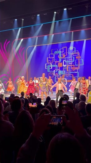 Encore festive performance of Hairspray in Amsterdam 🎭