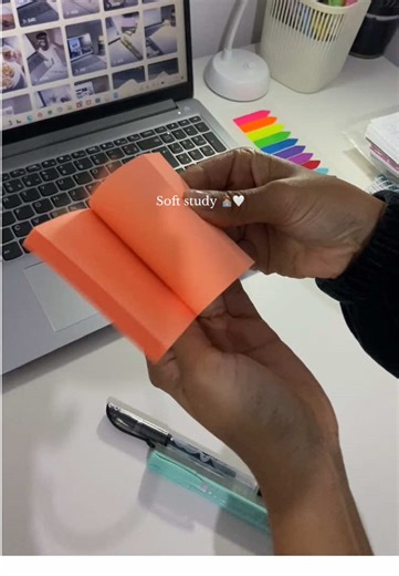 Soft study 👩🏽‍💻🤍 #studyaesthetic #studytok #studyvibes #studymotivation #studytime