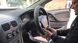 How to fit a steering wheel cover | Motoquipe