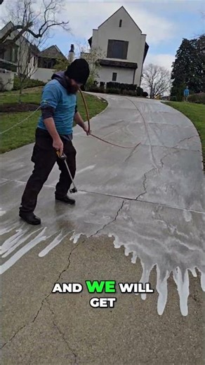 Driveway Cleaning: Pre-Treatment & Surface Cleaning Power! #shorts