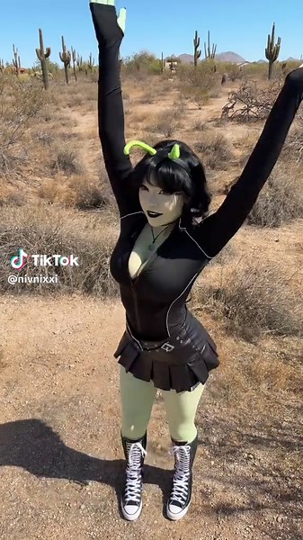 Exploring Alt Fashion Trends: Goth and Alien Styles