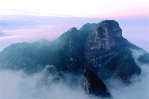 Whatever one sees in Langshan, it's spectacular
