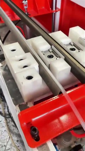 Automatic feeding and compaction integrated garment threading machine#aluminum #aluminumprofiles