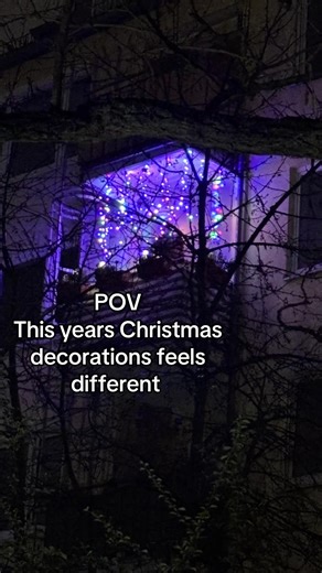 80s Style Christmas Decorations for a Unique Holiday