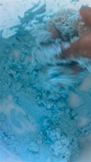 Asmr production on Instagram: "Paste #pasteplay #handmixing #asmr #laundrypaste #arielpaste #laundrydetergentasmr #foca"