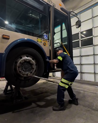 49K views · 258 reactions | This is how you change a bus' giant wheel  | UNILAD Tech | Facebook