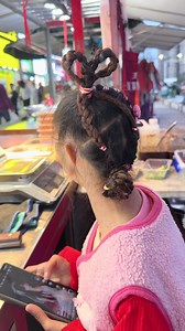 小公主玩手机日常