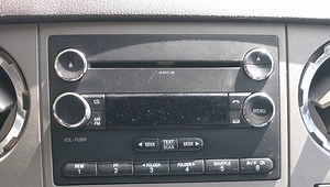 Radio light fades in and out - Ford Truck Enthusiasts Forums