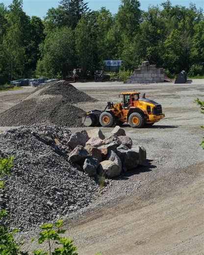 39 reactions | Smooth operation, great visibility, top-tier comfort - Volvo’s new wheel loader range gets real-world praise from the people who've tried it! | Volvo Construction Equipment - Europe, Middle East and Africa | Facebook