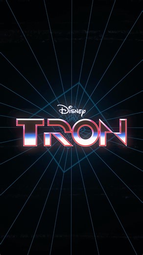 Hasbro Pulse on Instagram: "“Greetings, Programs…” Enter the Grid with the all-new TRON: Heroes of the Grid 3.75” Scale Collector Set, available exclusively through HasLab. For the first time ever, TRON fans can back a premium collector set featuring: - 5 screen-accurate, super-articulated figures: Flynn, TRON, Yori, Sark, and Program, with interchangeable hands and identity discs. - 2 Lightcycles with removable jetwalls to recreate the iconic gladiatorial-style races. - USB-C powered illuminate