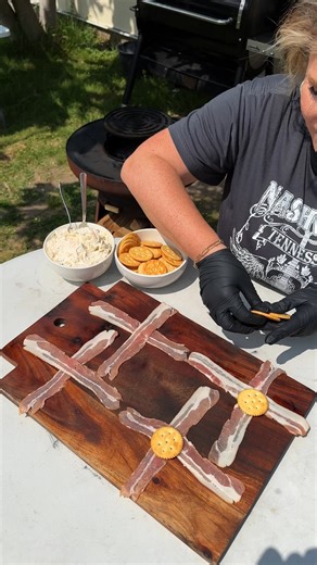 452K views · 652 reactions | BBQ Bacon Bombs! Highly addictive bacon bombs ahead 裡肋 | Chefclub Canada | Facebook