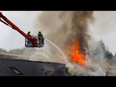 Enorme brandweerinzet voor zeer grote woningbrand - Arnhem 18 06 2023