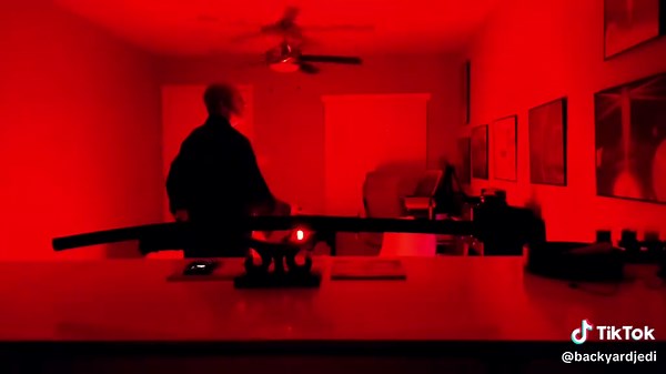 One-Handed Lightsaber Techniques for Star Wars Cosplay