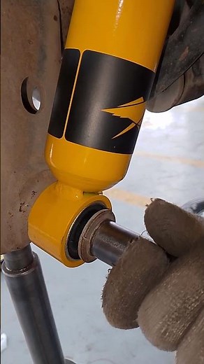 Toyota Land cruiser rear shock absorber replacement