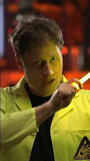 Glow In The Dark Magic | Science Max #science #shorts #experiment