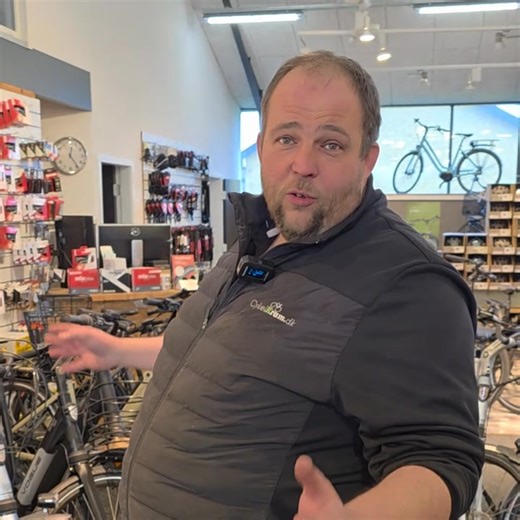 Live Auktion hos Cykelkram 🏇 Hollandsk auktion på demo-el-cykler 🏇 Hvor længe tør du at vente? Startpris 10.999,- Prisen daler i løbet af auktionen. Den der slår til først, får lov at købe den. Afhent selv, eller få den sendt hjem til din hoveddør. FX. den her Vogue Infinity med centermotor og skivebremser: https://www.cykelkram.dk/product/elcykel-vogue-infinity-centermotor-silke-blaa/ Følg med og se de andre demomodeller vi sætter til salg. | CykelKram