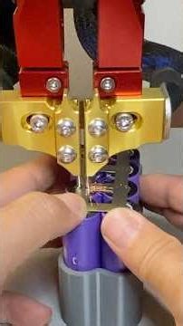 Bắt chướng người ta làm pin đồ ha. #diy