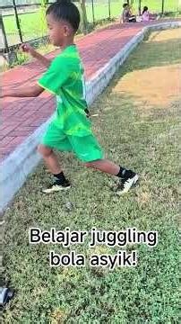 belajar juggling bola usia dini #latihanbola #belajarjuggling