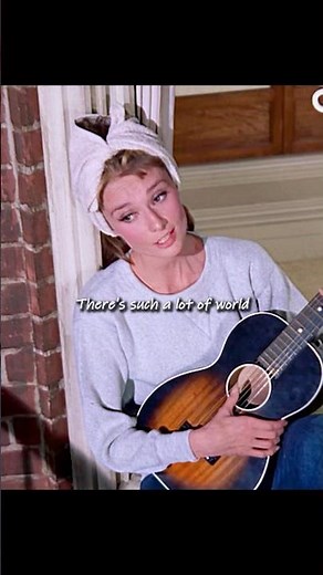 He Watched Her Sing from the Window… and Fell in Love 💗🎶🌇 | Breakfast at Tiffany’s (1961)