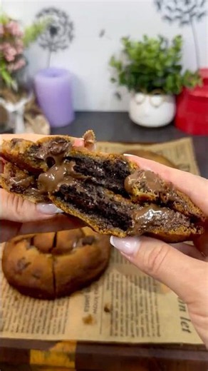 These viral Oreo Nutella stuffed cookies are sooo satisfying and the perfect late-night treat 🍪🍫🤤