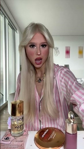 Blonde Samara is back.