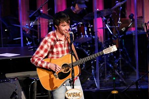 Mo Pitney Shares His Wedding Plans for This Weekend