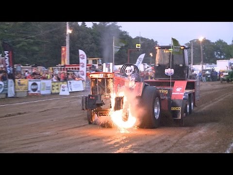 "Shagnasty" Super Stock Tractor blows up at Freeport, IL's Tractor Pull