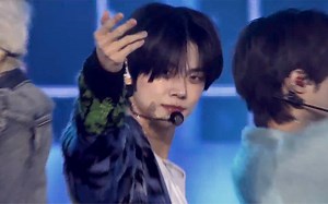 【中韩字幕｜TXT】迷你五辑回归秀《Medley: Run Away + 0X1=LOVESONG (I Know I Love You) + GBGB》