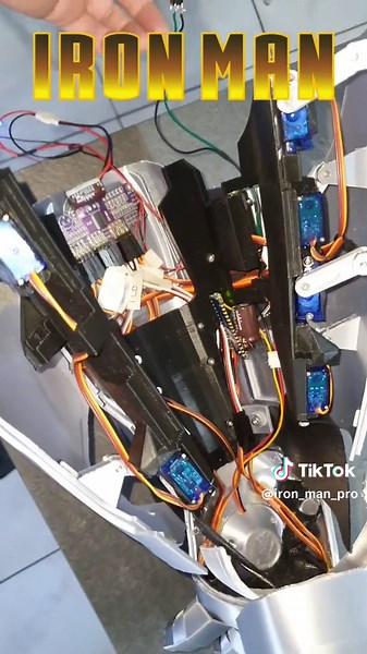 Impressive Iron Man Cosplay by DJ Stonik & Iron Men Pro