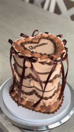 Aisha Brooke- AY-SHUH Cake Decorator & Baker 🍒 on Instagram: "Decorate 3 cakes with me ☺️ #cakedecoration #baker #explorepage✨ #smallbusiness #jolietillinois"