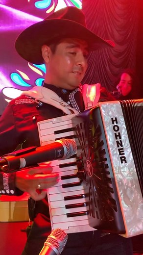 107 reactions · 9 comments | Ayer en concierto con mi querida @karinacatmusic Karina Catalán. Este medley es de los que más disfruto tocar. Se los comparto. | Iram Gallardo | Facebook