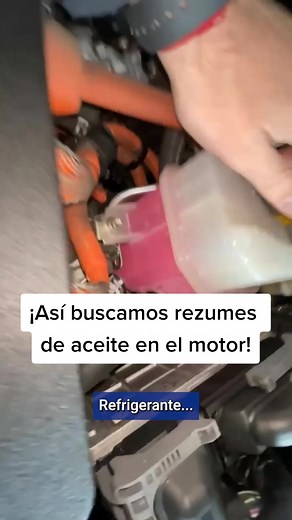 Revisión minuciosa del motor de un Lexus CT 200H