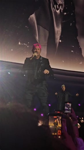 Hi Brian🥹 @Backstreet Boys #backstreetboys #sphere #lasvegas #millennium #fyp