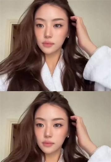 Stunning Beauty at the CHANEL Fall/Winter Show