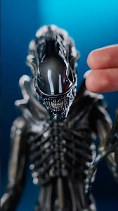 FIRST LOOK Hot Toys Alien Warrior Figure Prototype